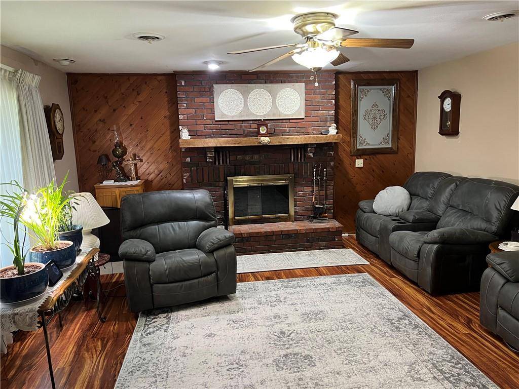Iola, KS 66749,219 McAtee RD