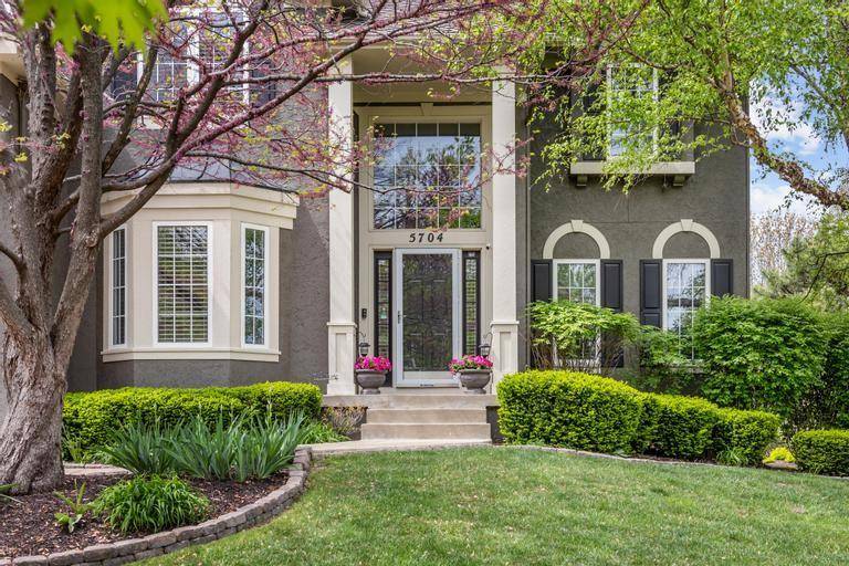 Overland Park, KS 66223,5704 W 146th ST