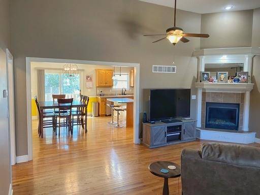 Kearney, MO 64060,915 W 8th AVE