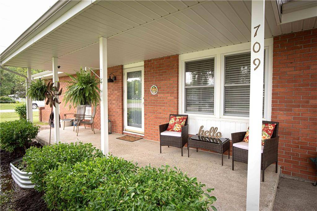 Lamar, MO 64759,709 Arthur Aull RD