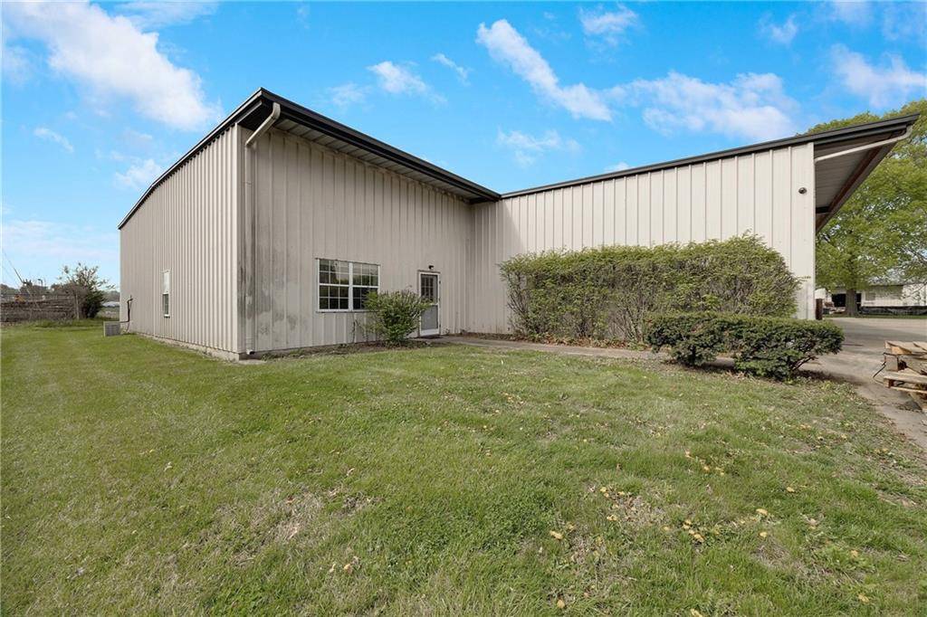 Oak Grove, MO 64075,303 A NW Locust CT