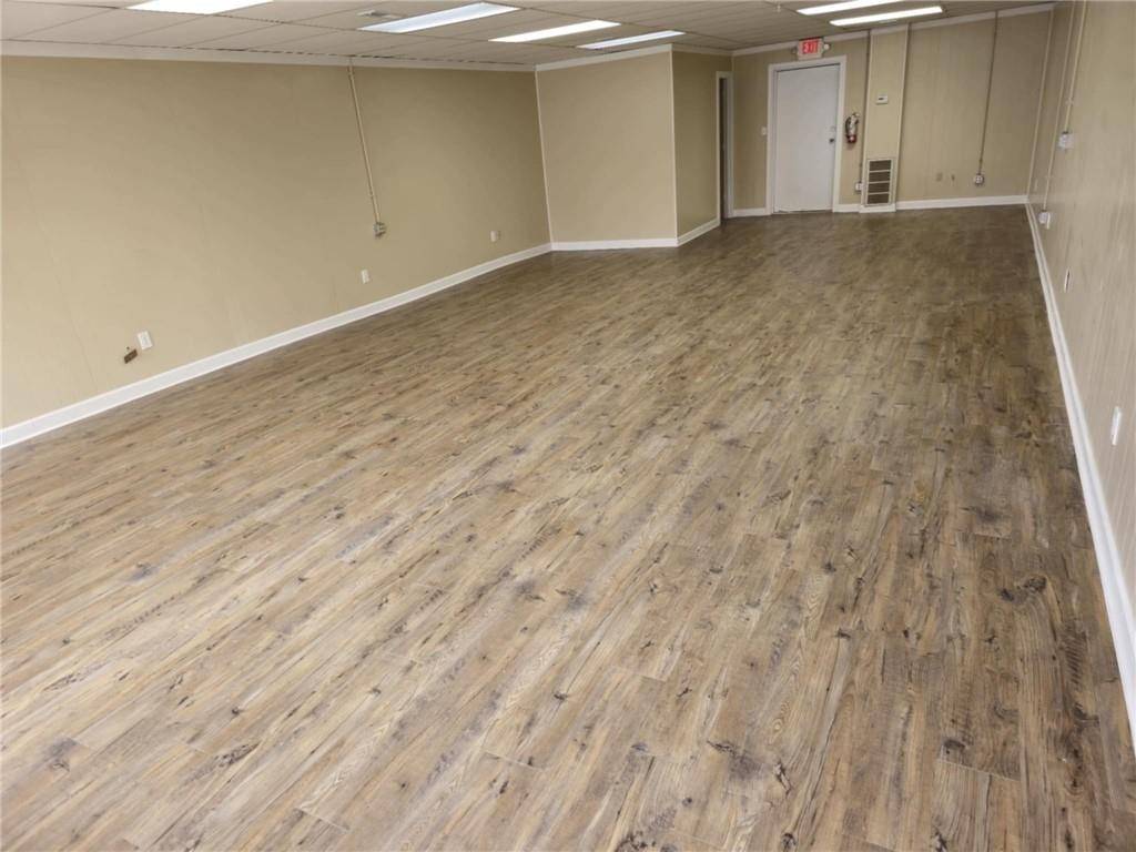 Garnett, KS 66032,132 E 5th AVE