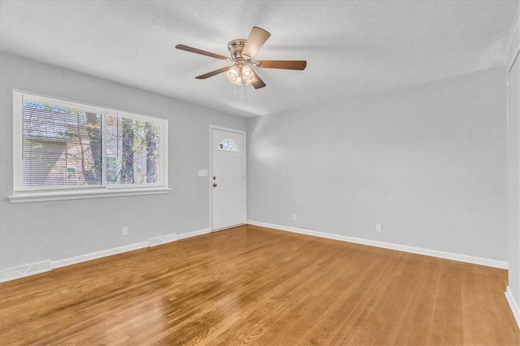 Kansas City, MO 64119,5713-5711 NE 52nd ST