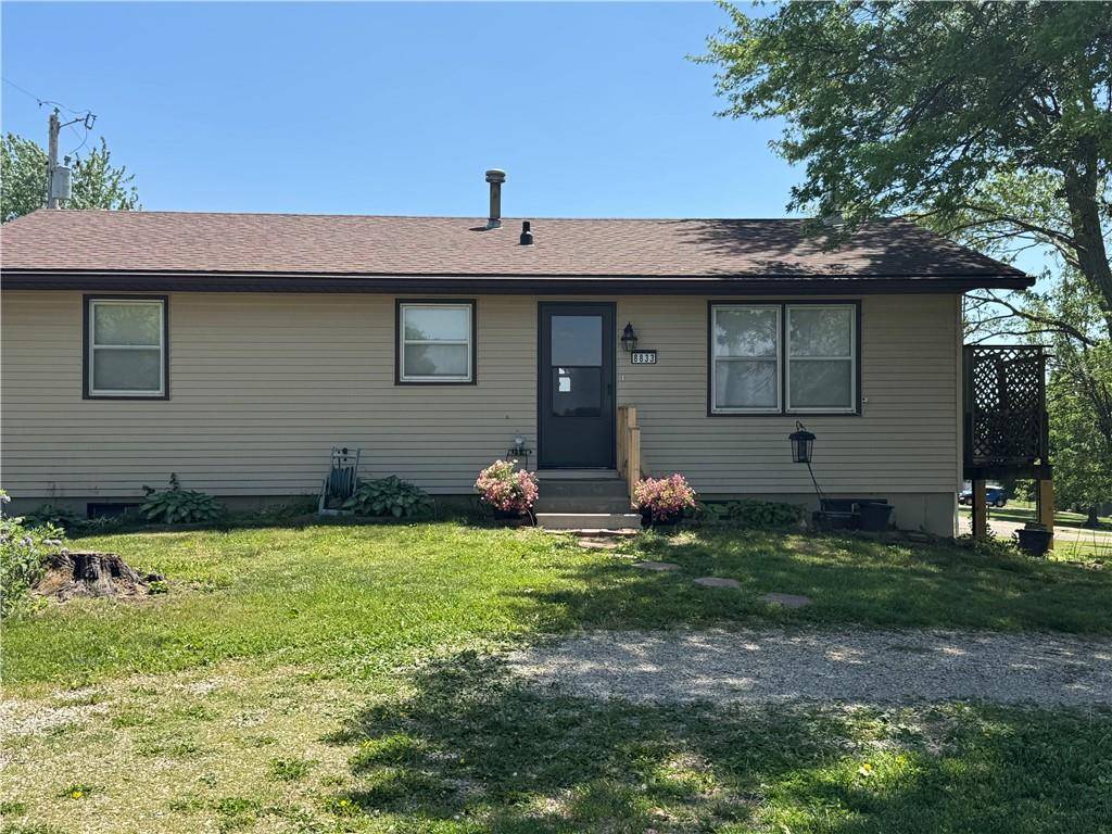 Ozawkie, KS 66070,8833 Hickory LN