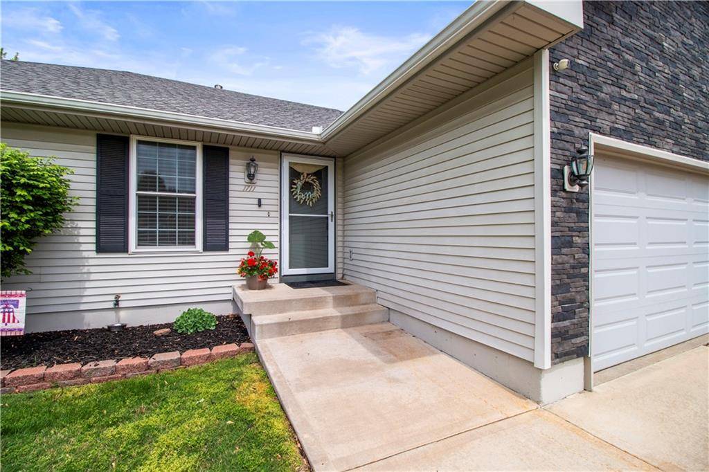 Independence, MO 64058,1711 S Concord CT