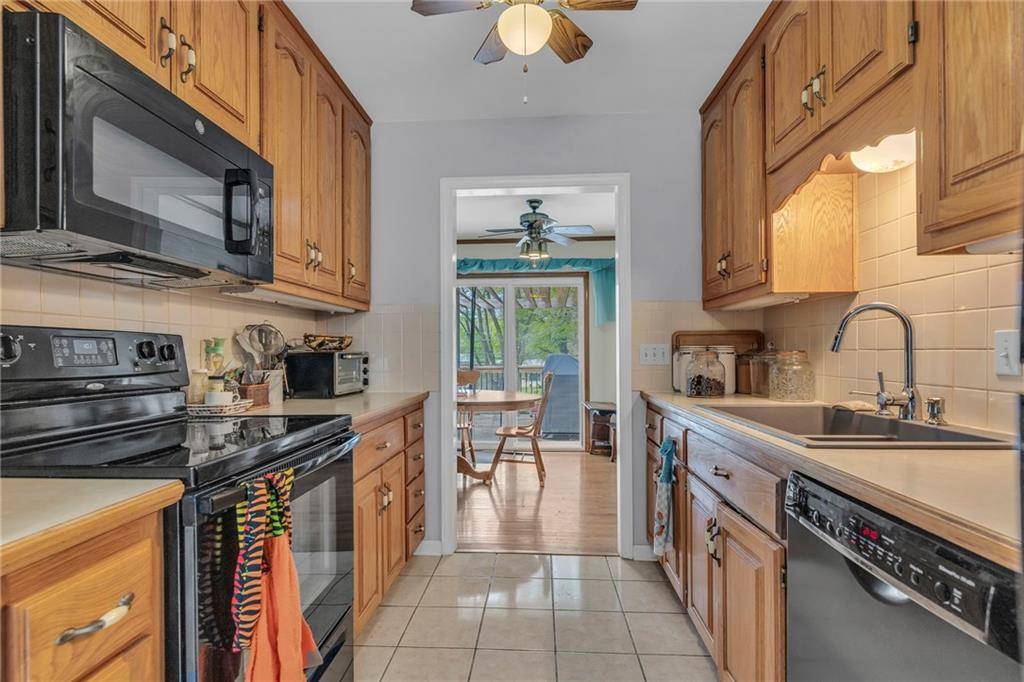 Overland Park, KS 66212,9006 Mastin ST