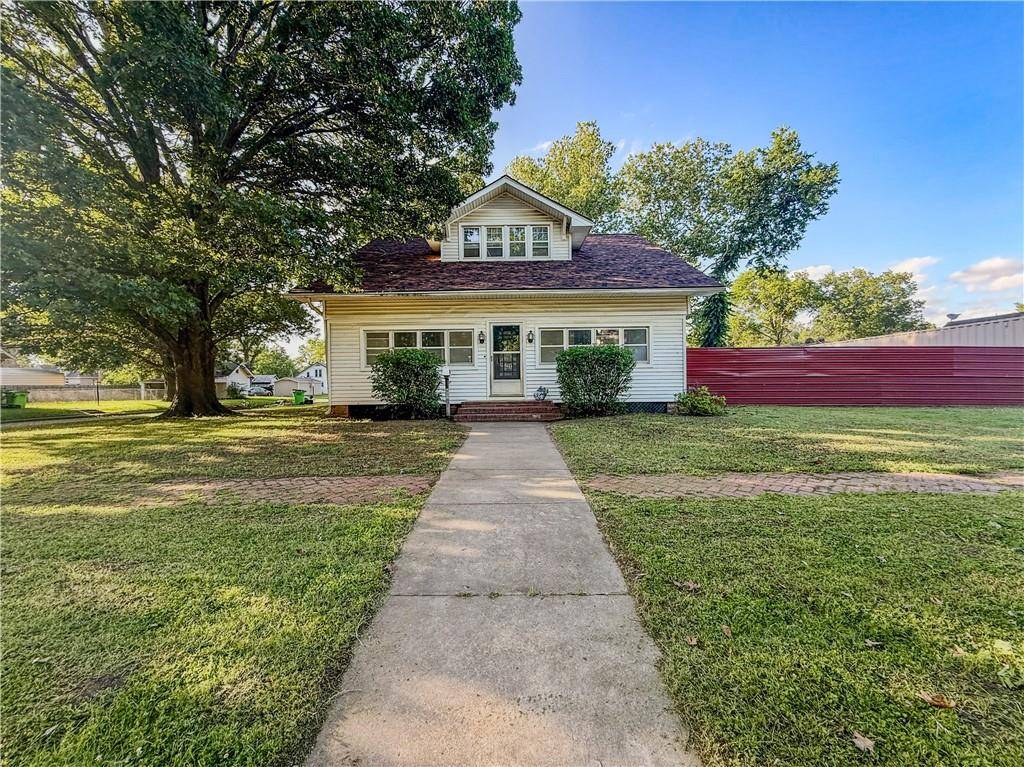 Cherryvale, KS 67335,602 E 4th ST