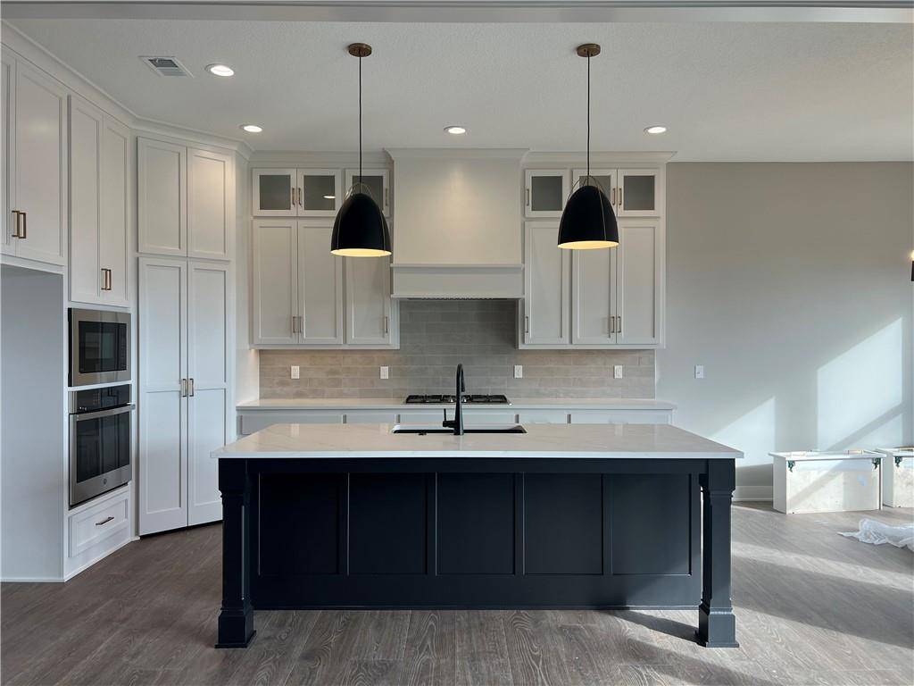 Olathe, KS 66062,17157 S Laurelwood ST