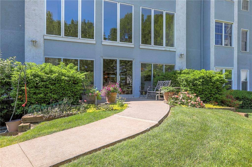 Independence, MO 64055,17800 E BOLGER RD #245-A