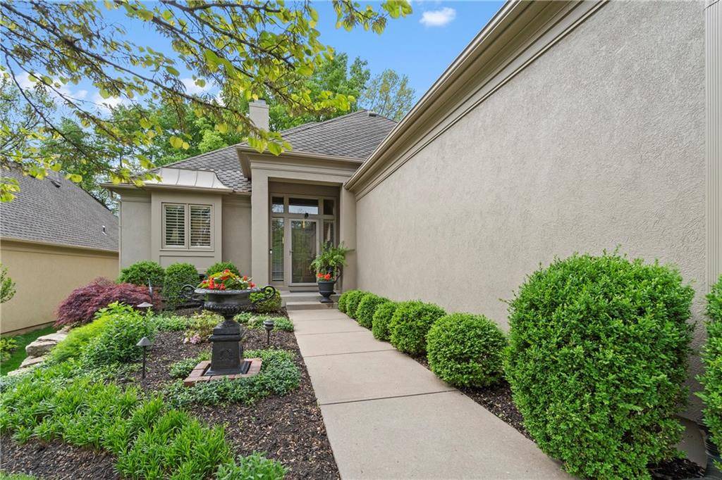 Overland Park, KS 66221,8821 W 142nd PL