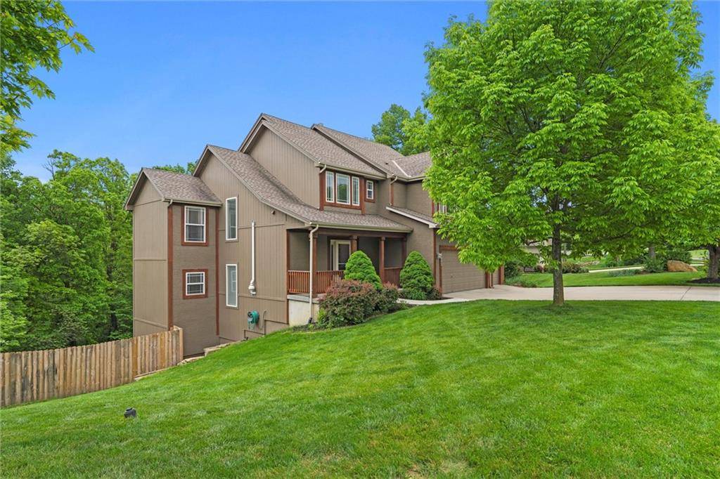 De Soto, KS 66018,8385 Frederick CT