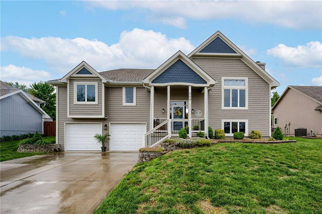 Smithville, MO 64089,204 Surrey CT