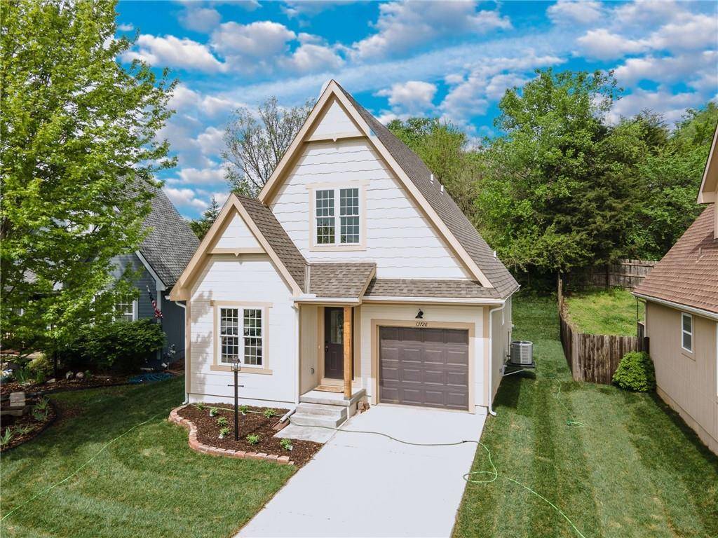 Bonner Springs, KS 66012,13728 Leigh DR