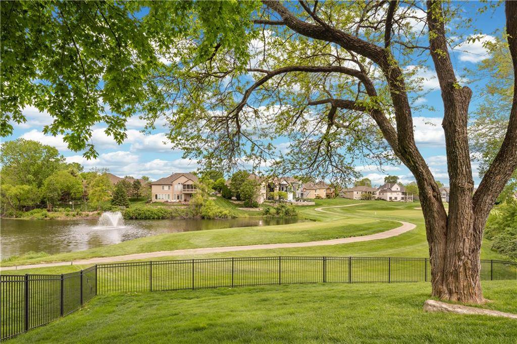 Lenexa, KS 66220,9924 Skyview LN