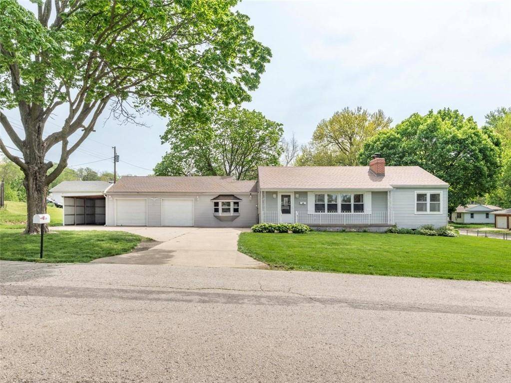 St Joseph, MO 64504,5719 S 10 ST