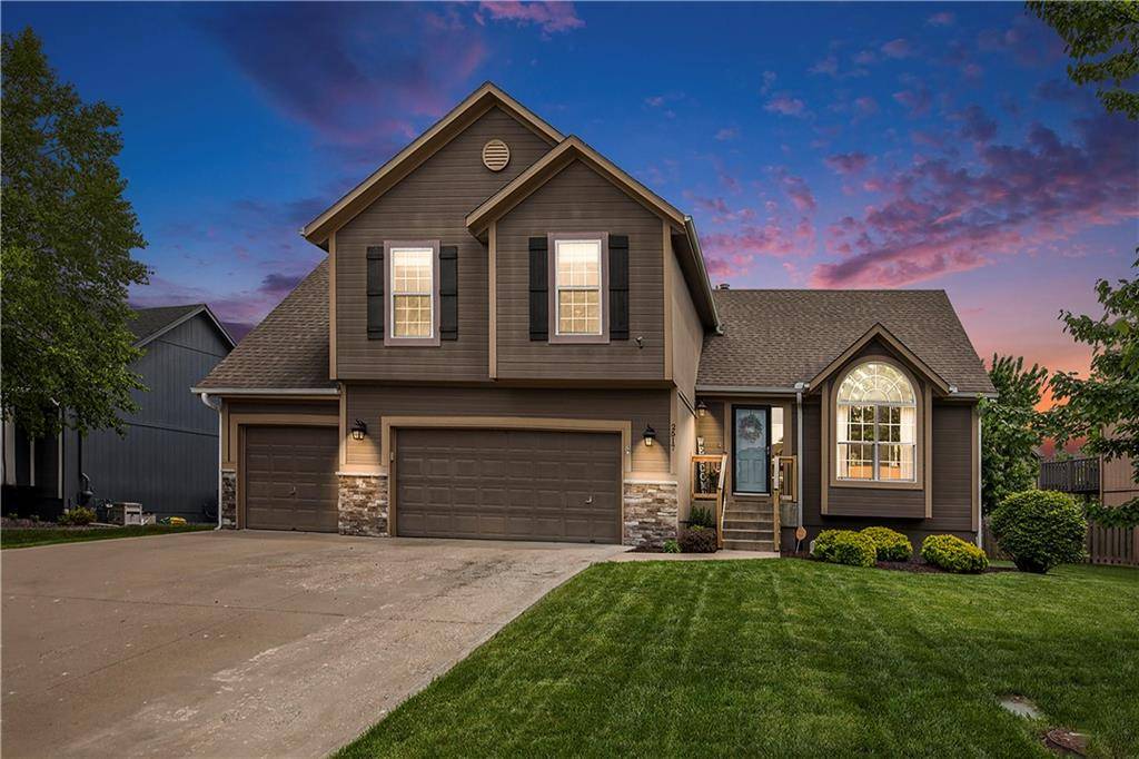 Lee's Summit, MO 64082,2517 SW Current LN