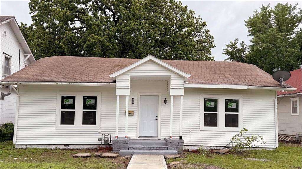 Coffeyville, KS 67337,611 W 3rd ST