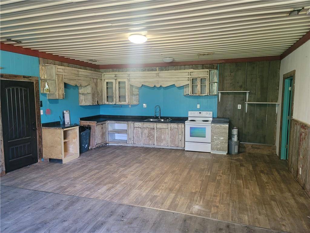 Maysville, MO 64469,5985 NW Fairview RD