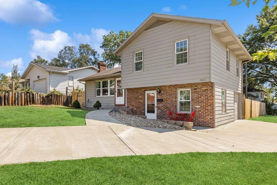 Overland Park, KS 66212,8617 W 92ND ST