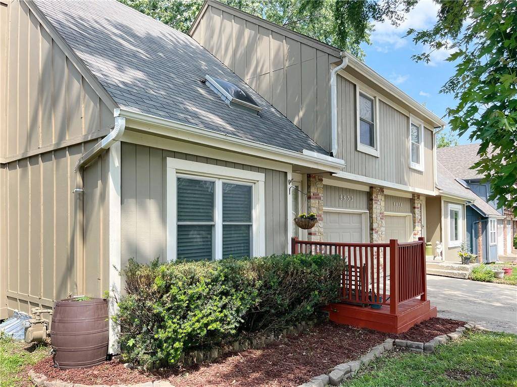 Lenexa, KS 66215,8832 Cottonwood ST