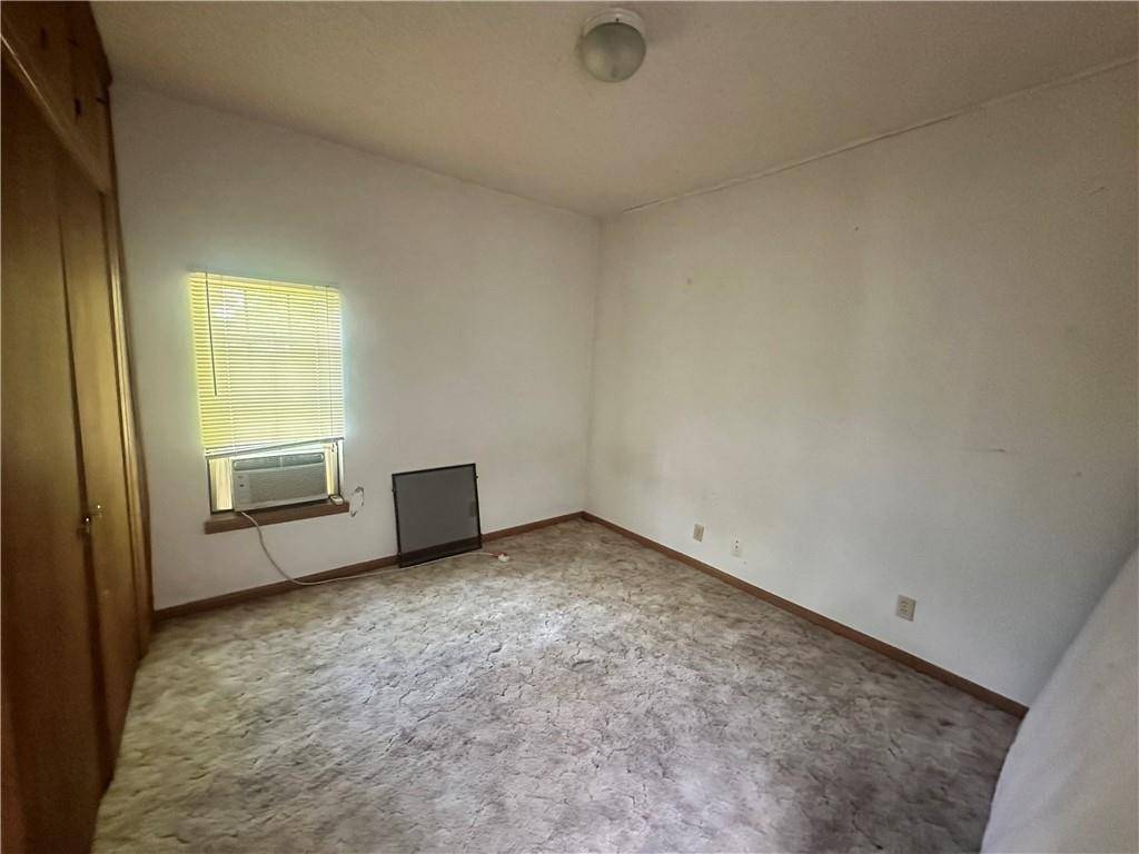 Warrensburg, MO 64093,221 W North ST