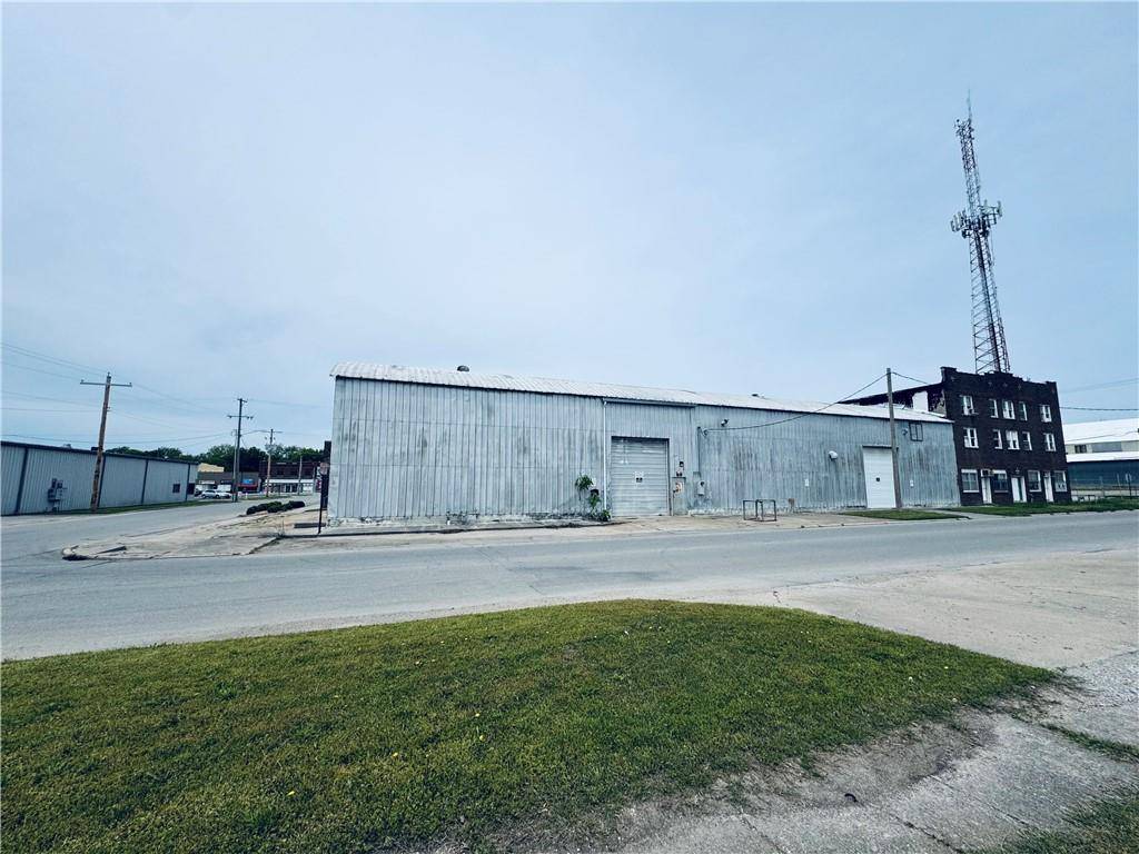 Pittsburg, KS 66762,118 S Locust ST