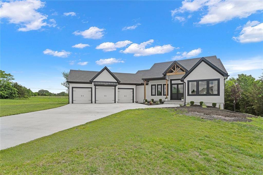 Paola, KS 66071,28897 Hackberry CIR