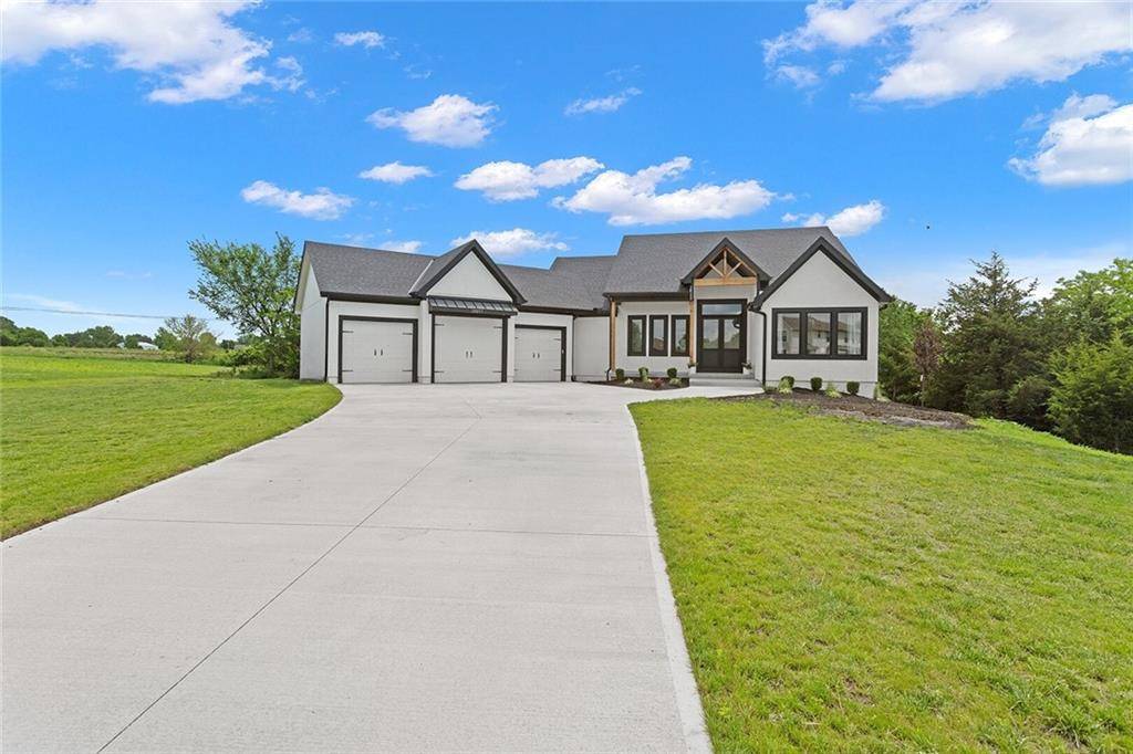Paola, KS 66071,28897 Hackberry CIR