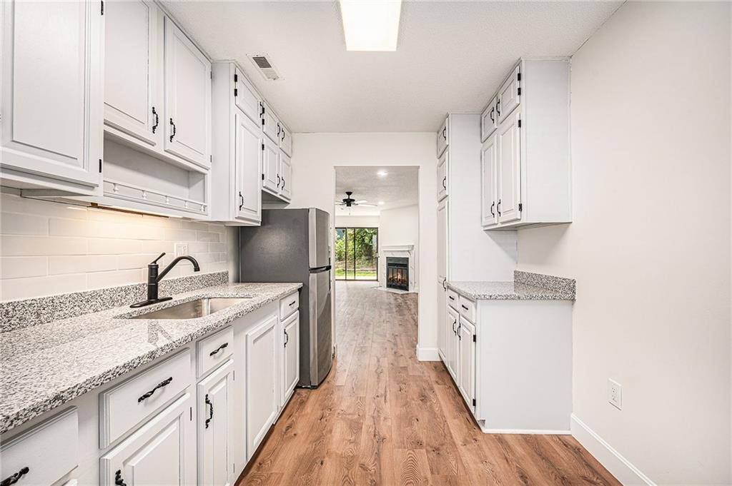 Kansas City, MO 64131,8149 Holmes RD #101