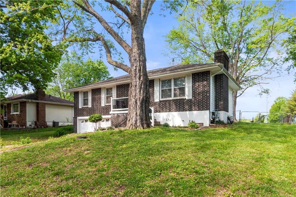 Oak Grove, MO 64075,1608 SE Hillside DR