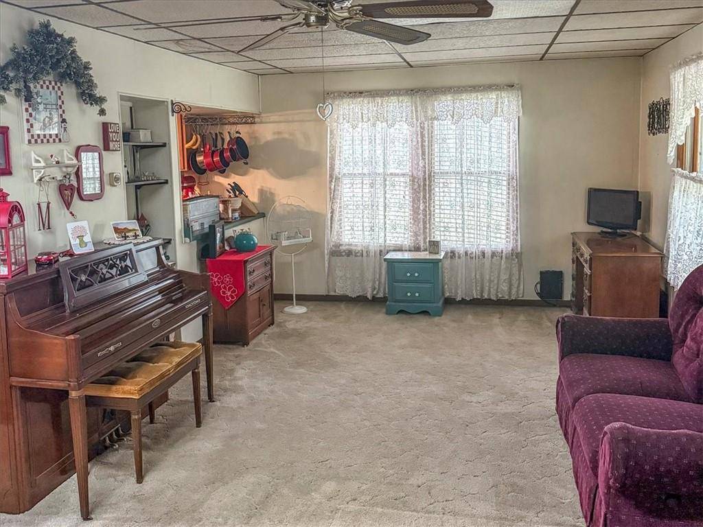 Easton, MO 64443,401 County Park RD #S