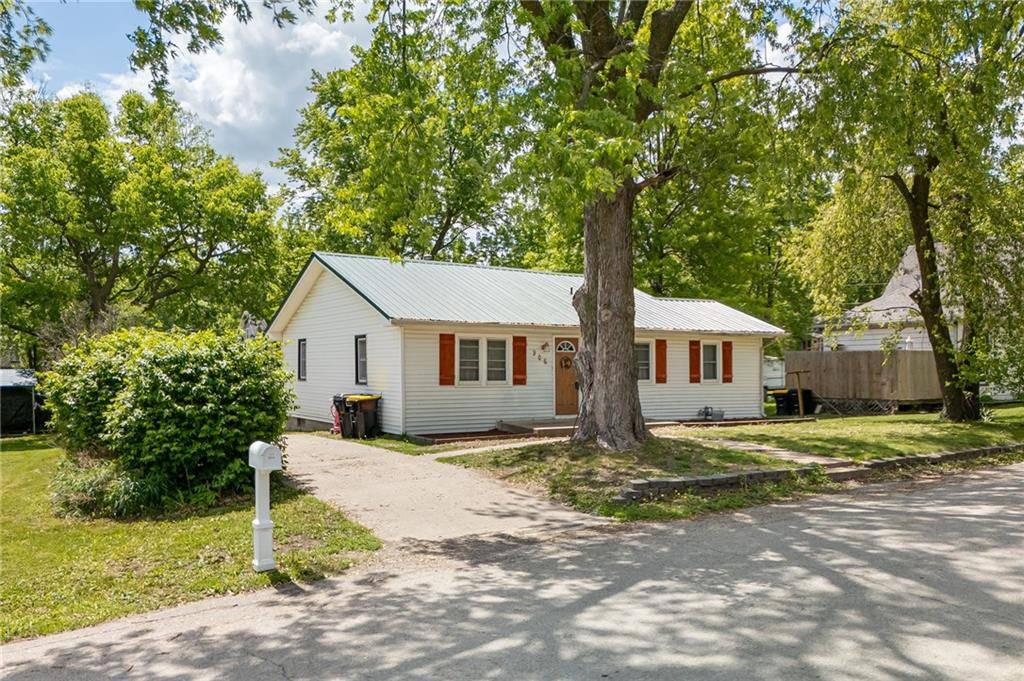 Savannah, MO 64485,906 W Pearl ST