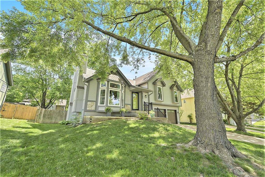 Olathe, KS 66061,1153 E YESTERYEAR DR