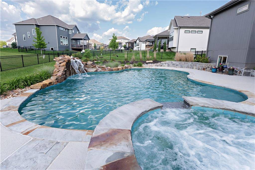 Shawnee, KS 66227,24914 W 76th ST