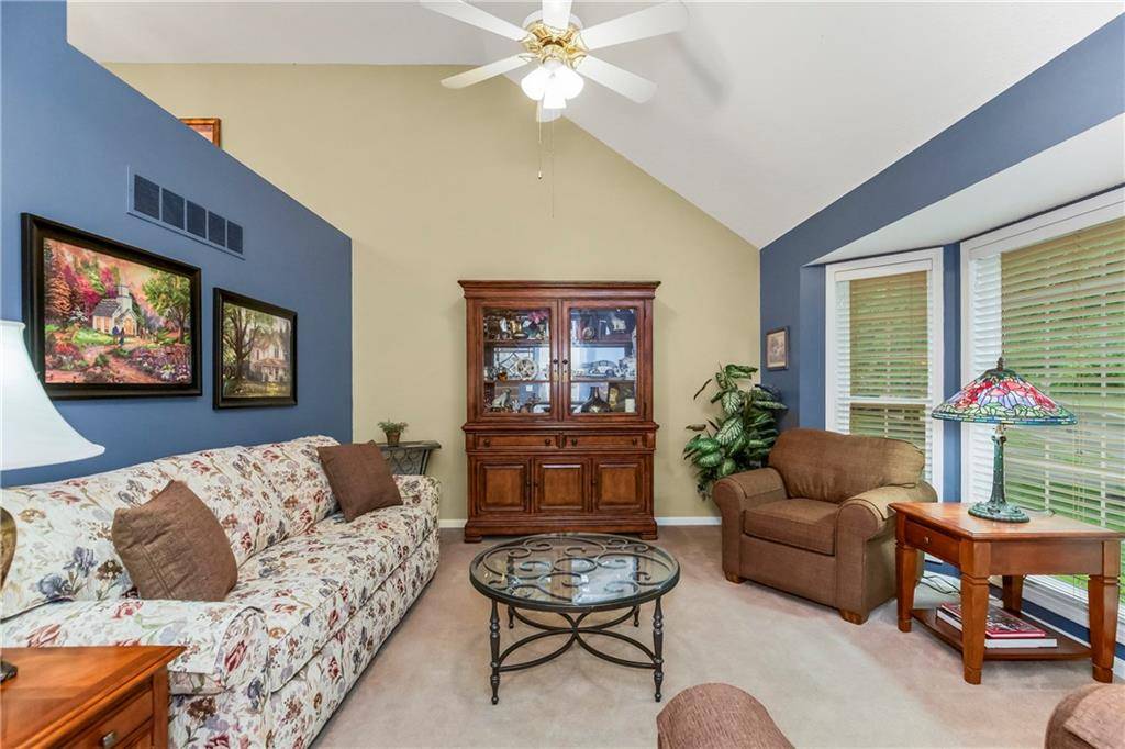 Shawnee, KS 66226,5162 Roundtree ST