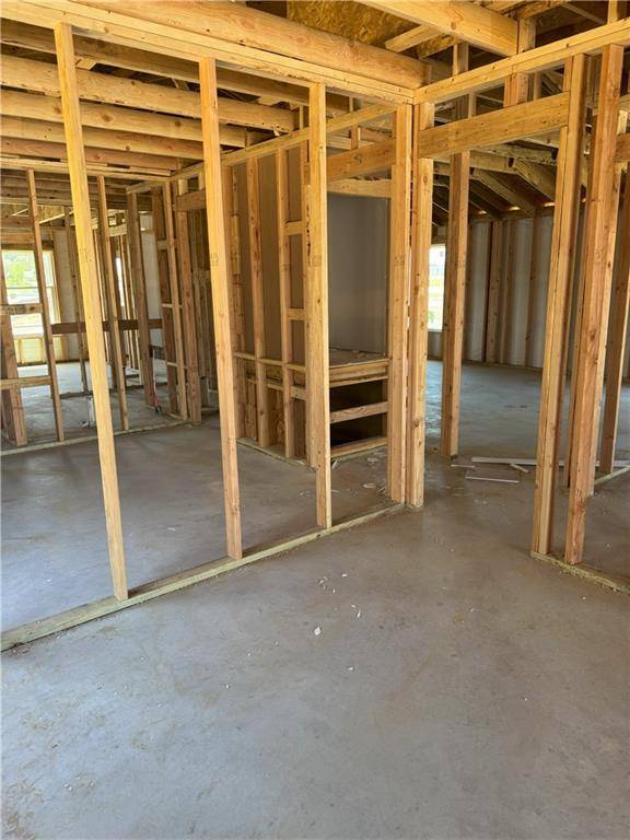Tonganoxie, KS 66086,2102 Brook Ridge CIR
