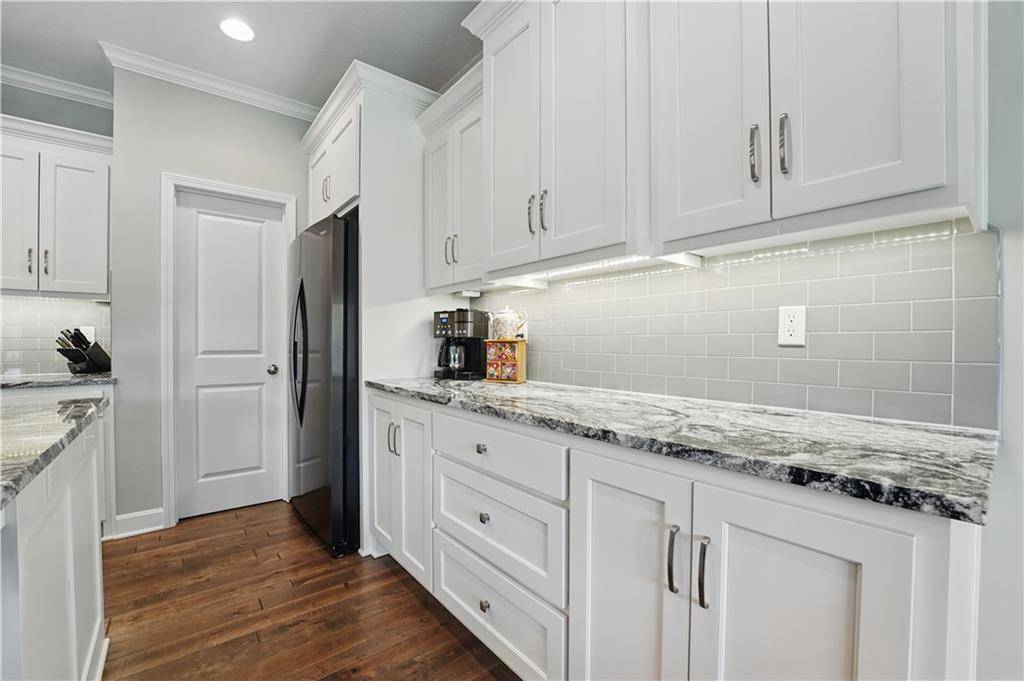 Overland Park, KS 66085,6935 W 162nd CT