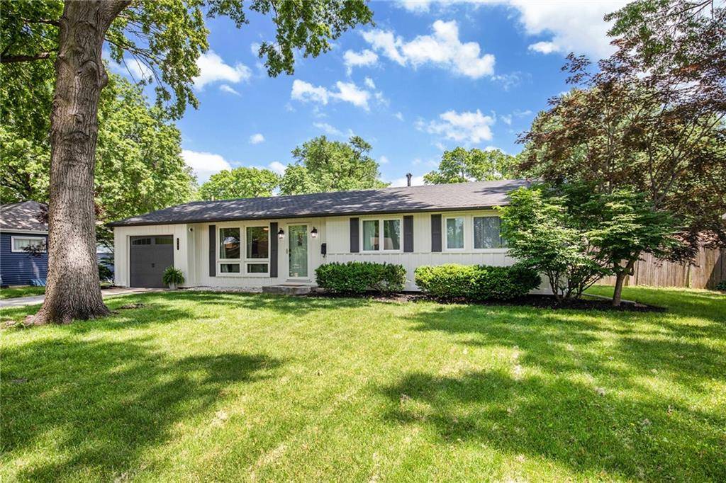 Overland Park, KS 66214,8761 Larsen ST