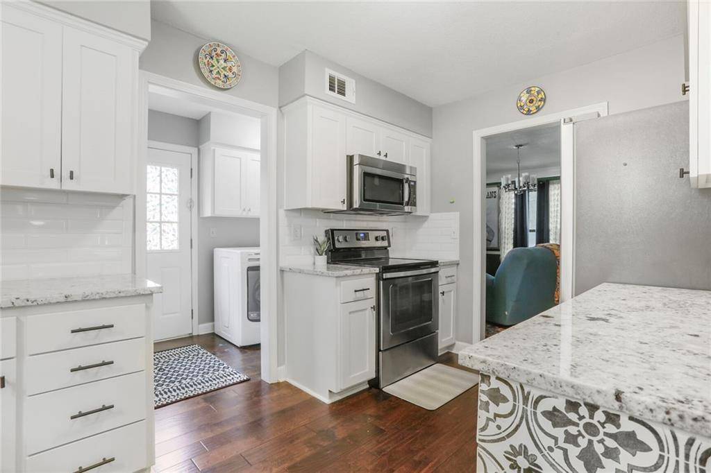 Lenexa, KS 66215,7900 Alden LN