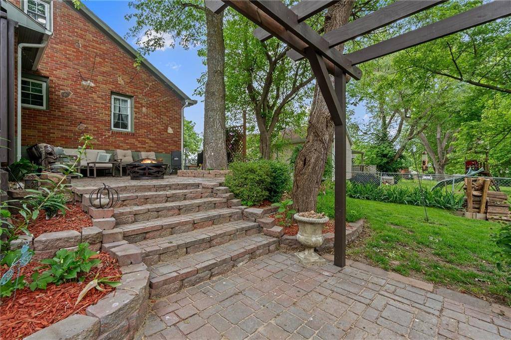 Lawson, MO 64062,404 E 3rd ST