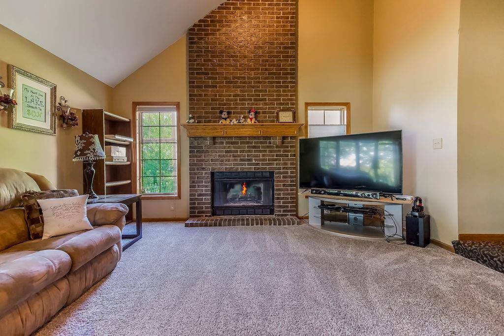 Lee's Summit, MO 64081,717 NW Silver Ridge DR
