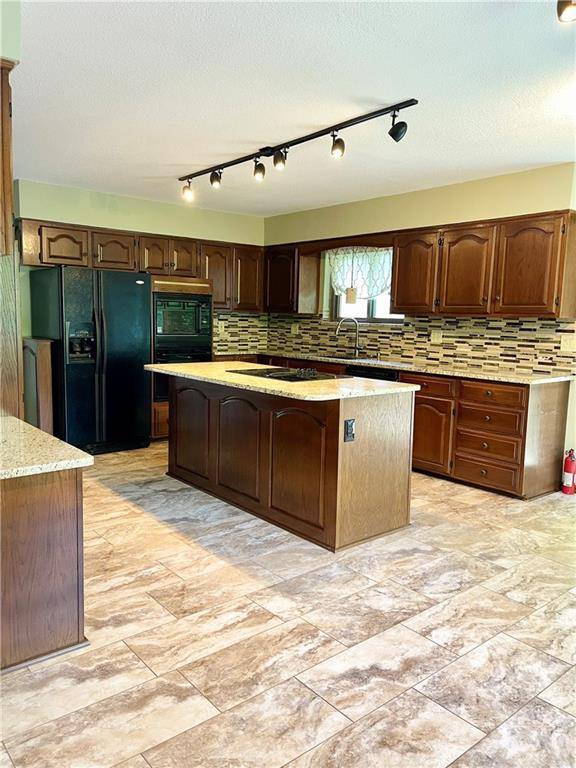 Leavenworth, KS 66048,3140 Lakeview CIR