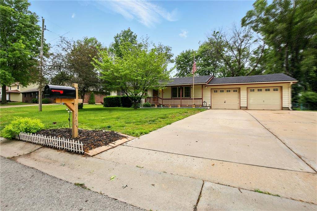 Tonganoxie, KS 66086,1172 S Delaware DR