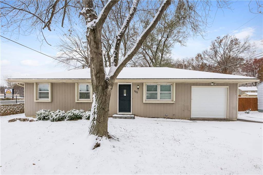 Lansing, KS 66043,100 Woodland RD
