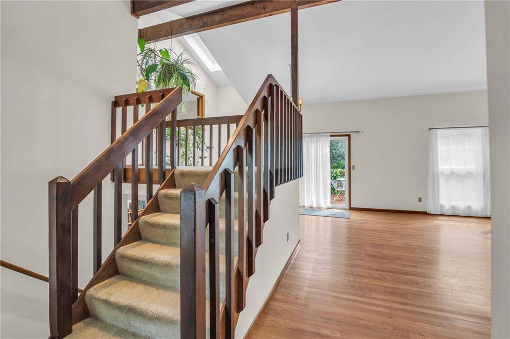 Lenexa, KS 66215,9137 Greenway LN