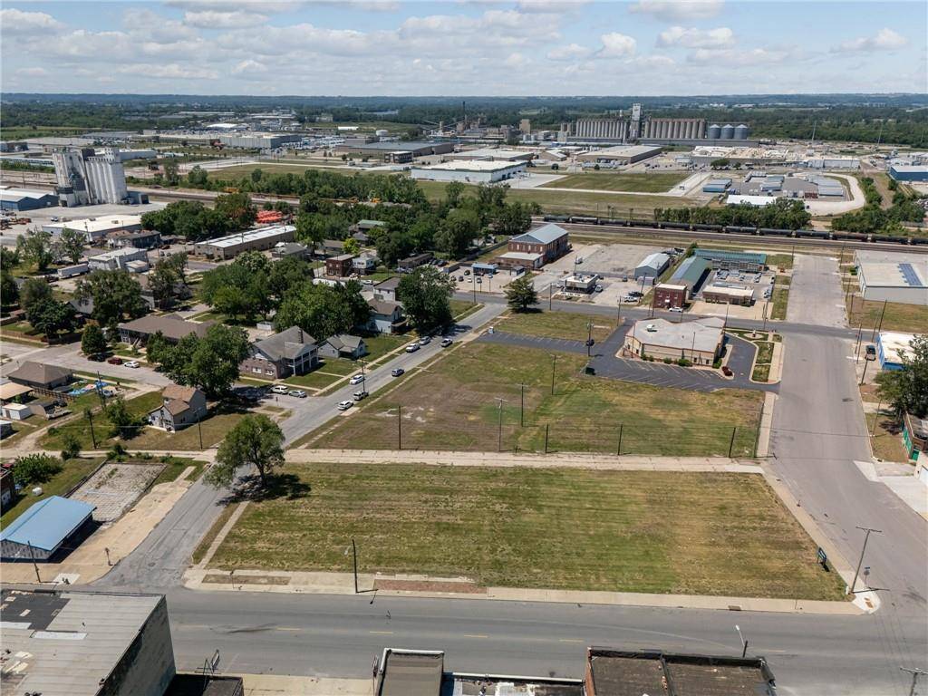 St Joseph, MO 64504,5002-5026 King Hill AVE