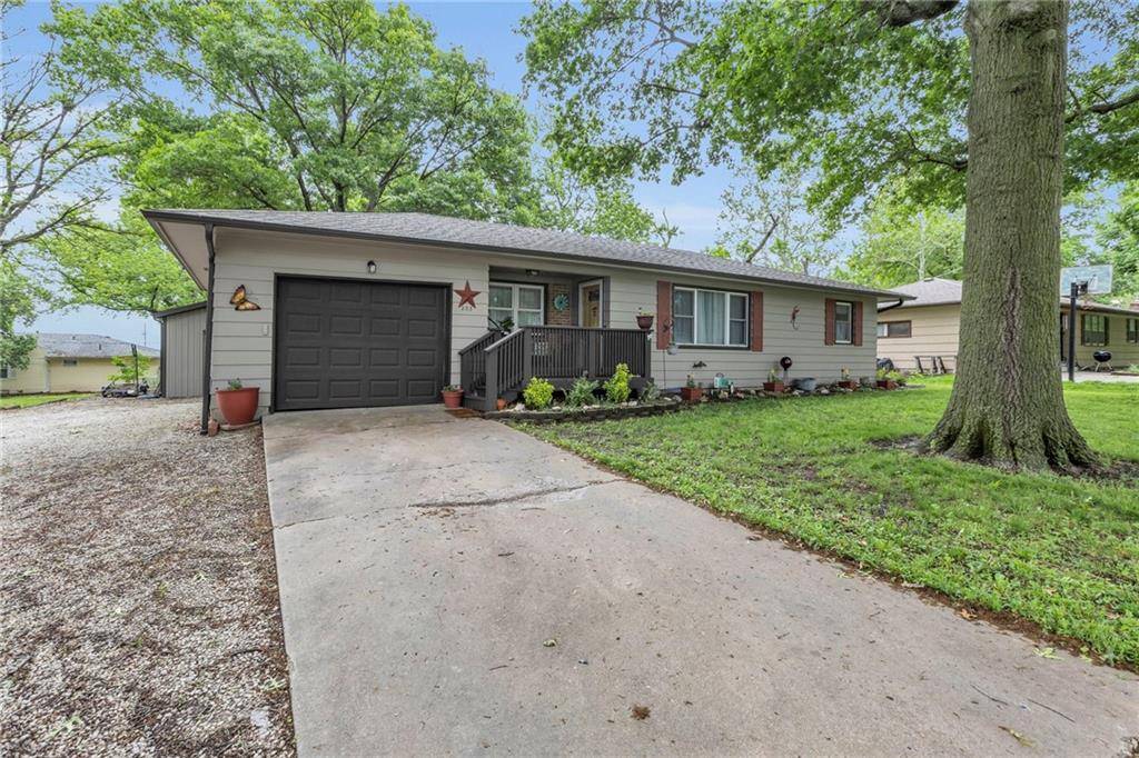 Wellsville, KS 66092,203 Pine ST