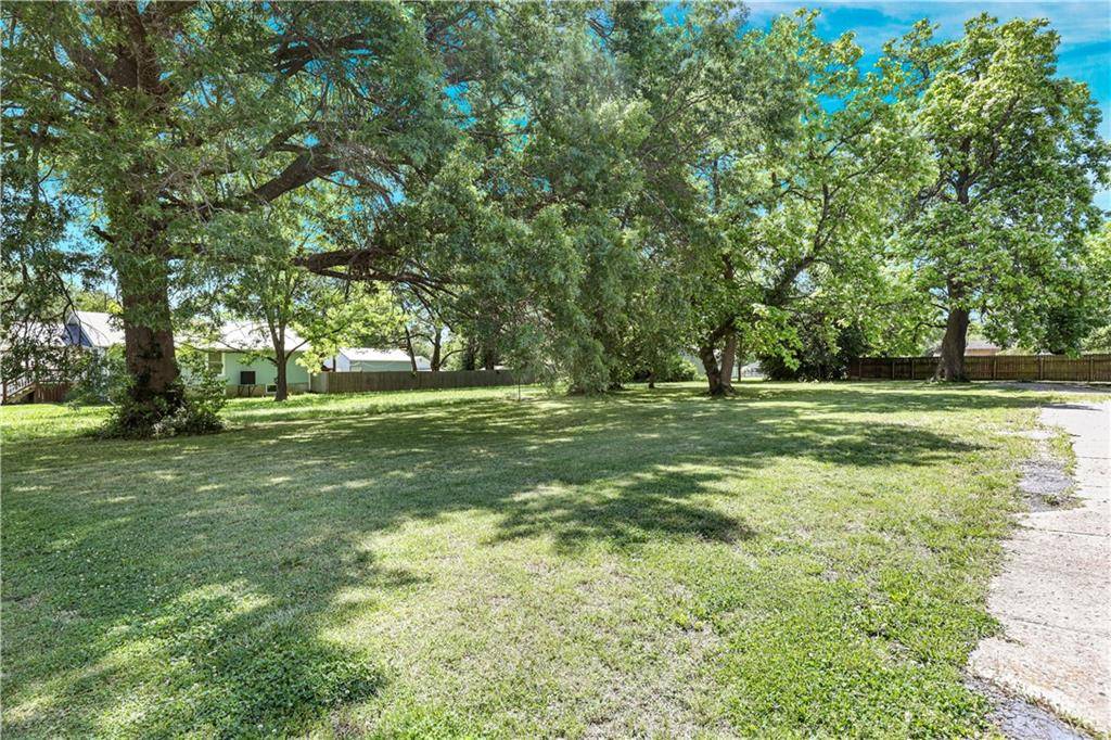 Osawatomie, KS 66064,827 Pacific AVE