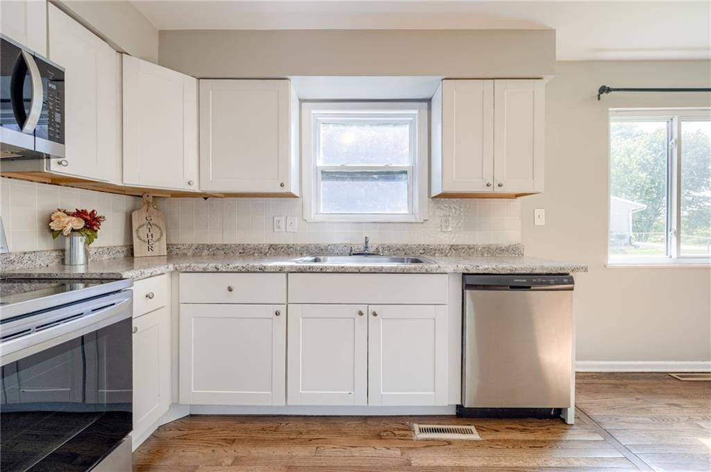 Independence, MO 64055,3200 Queen Ridge DR