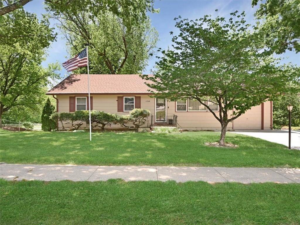 Leavenworth, KS 66048,1709 Dakota ST